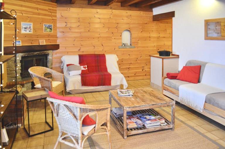 Apartment 'Les Cabrettes - Confort' with Mountain View and Balcony — photo 2