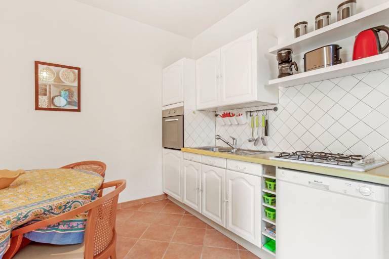 Apartment 'L'amandier' with Private Terrace, Private Garden and Wi-Fi — photo 5