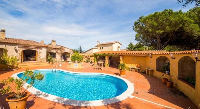 Fully equipped villa with BBQ, private pool & patio | Pets allowed in Castell-Platja d'Aro