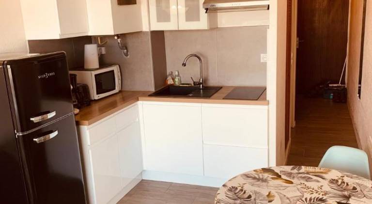 Holiday apartment with garden in Balaruc-les-Bains