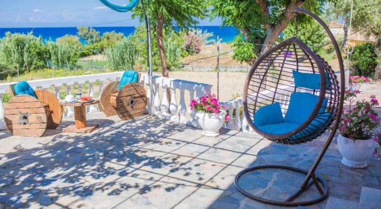 Holiday apartment with BBQ & yard — photo 4