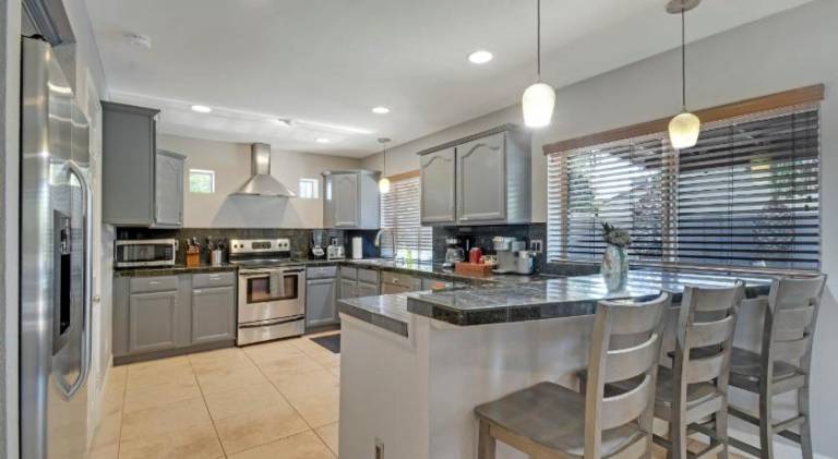 Charming vacation home with pool | Suitable for remote work | Pets allowed — photo 4