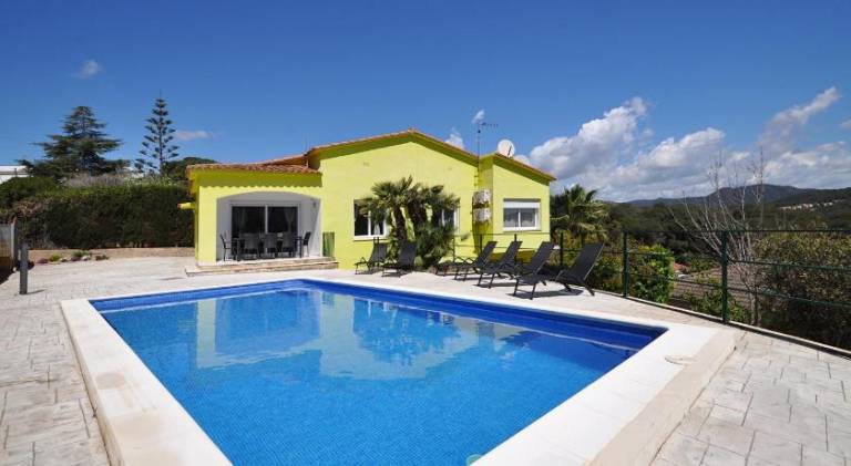 Vacation home with garden, barbecue & terrace in Lloret de Mar