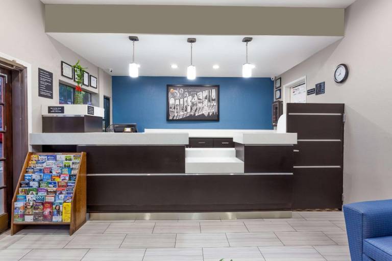 Super 8 By Wyndham Bakersfield South Ca — photo 3