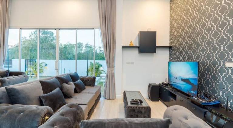 Nice villa with pool & jacuzzi | Pets are welcome — photo 4