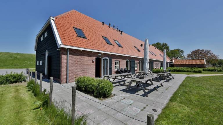 980 m² Ferienhaus