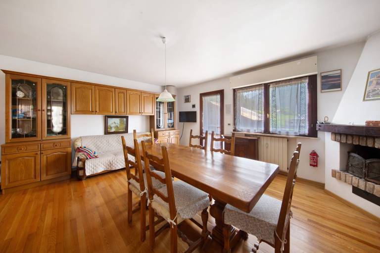 Apartment 'Casa Gloria A Vinigo' with Mountain View, Private Terrace and Wi-Fi in Belluno