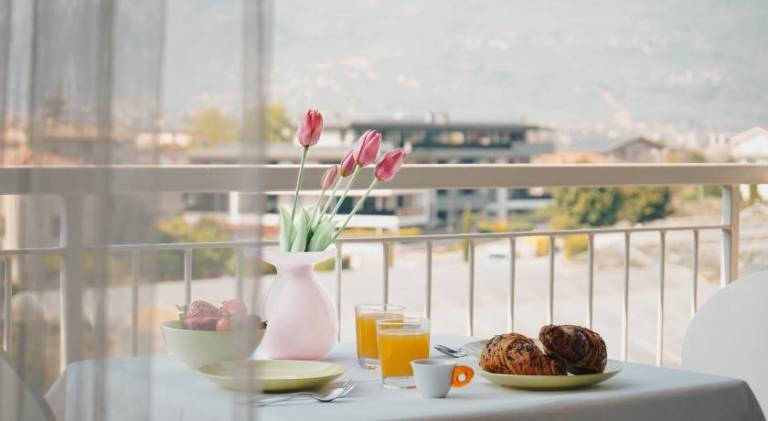 Apartment with 2 rooms for 5 persons in Tenno