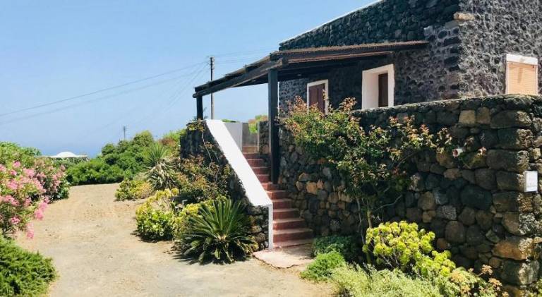 Charming vacation home | Pets are welcome — photo 3