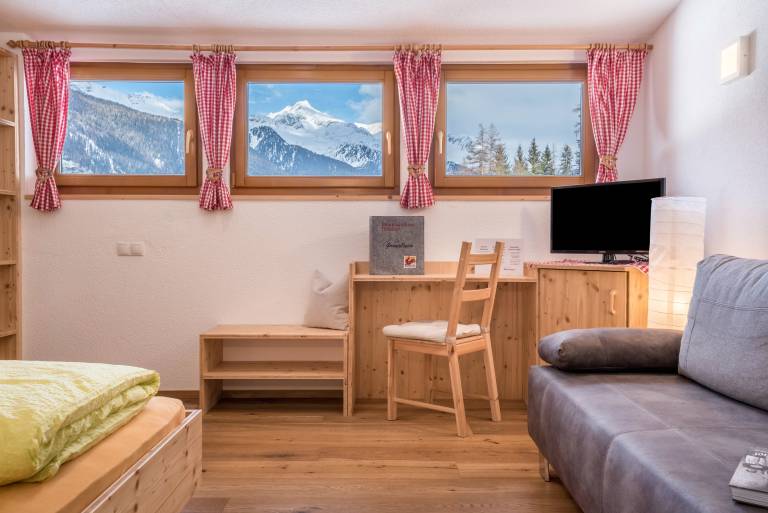 Holiday Apartment "Mountainfarm Innertrein Jöchl" with Mountain View, Balcony & Wi-Fi in Valle Aurina