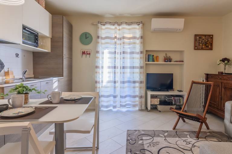 Holiday apartment with patio — photo 4