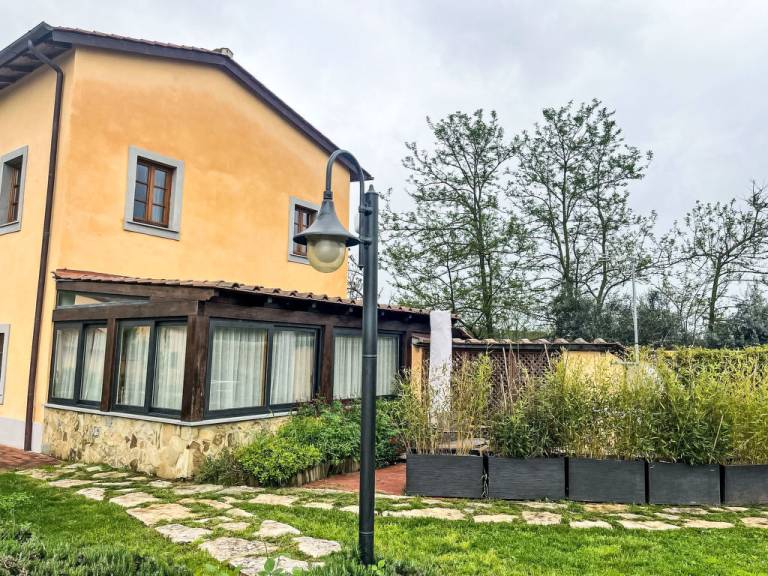 House  Florence