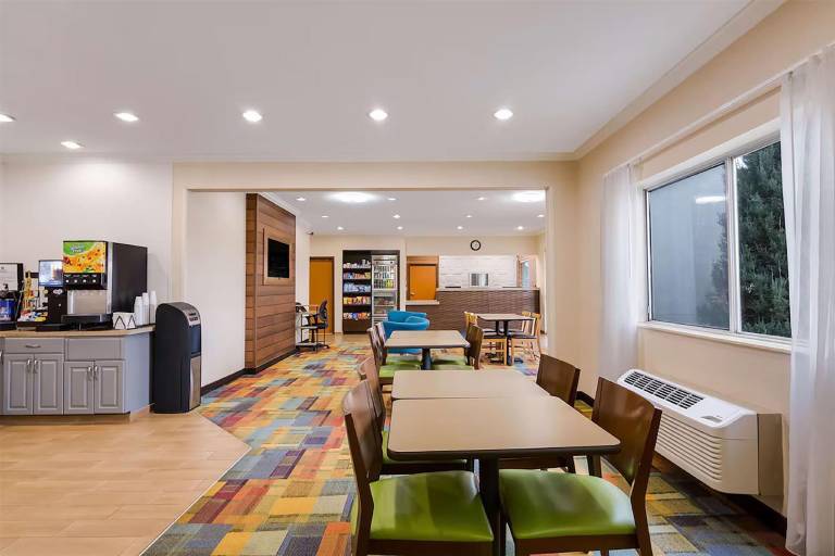 AmericInn by Wyndham Minot — photo 4