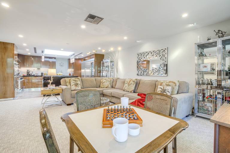 Palm Springs Condo: 3 Fenced Patios, Pool Access — photo 3