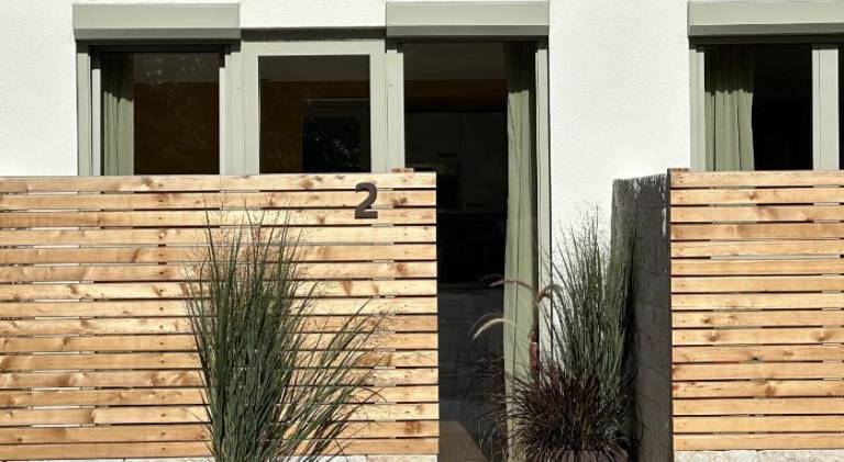 Apartment with terrace & yard — photo 5