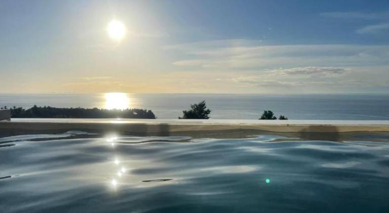 Villa with hot tub & pool — photo 2