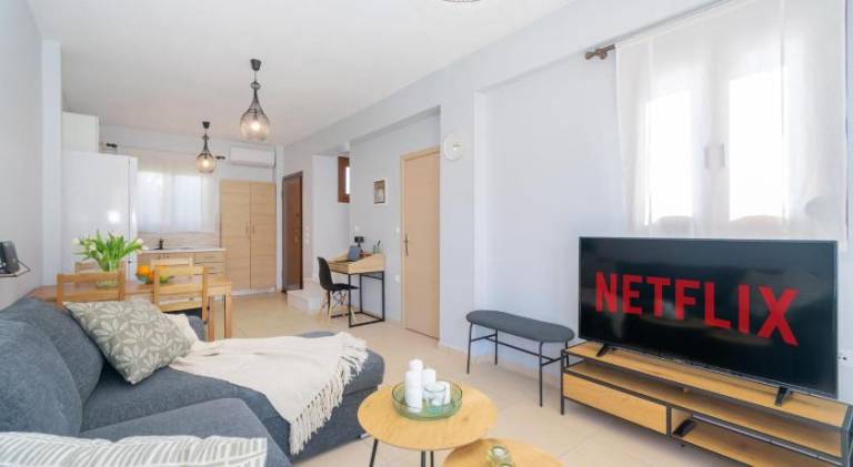 House with yard, BBQ & terrace | Next to the beach | Suitable for remote work | Pets are welcome in Sithonia
