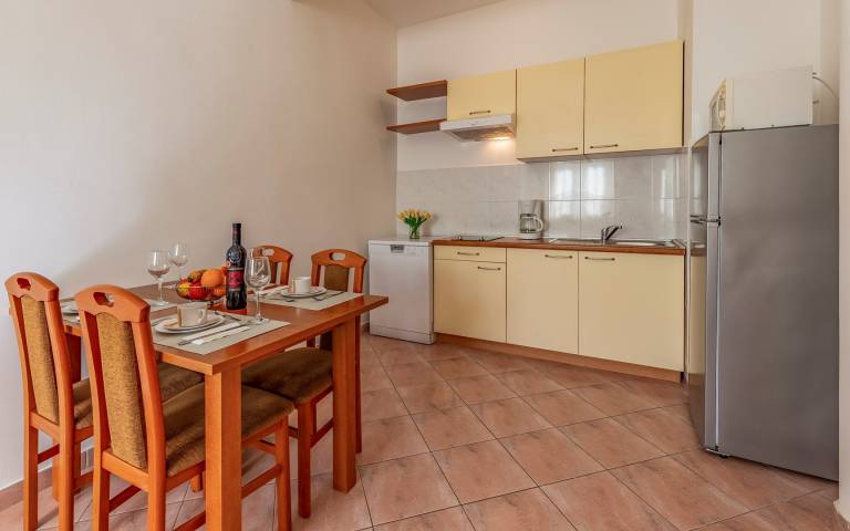 Holiday apartment with yard, pool & barbecue | Pets allowed — photo 4