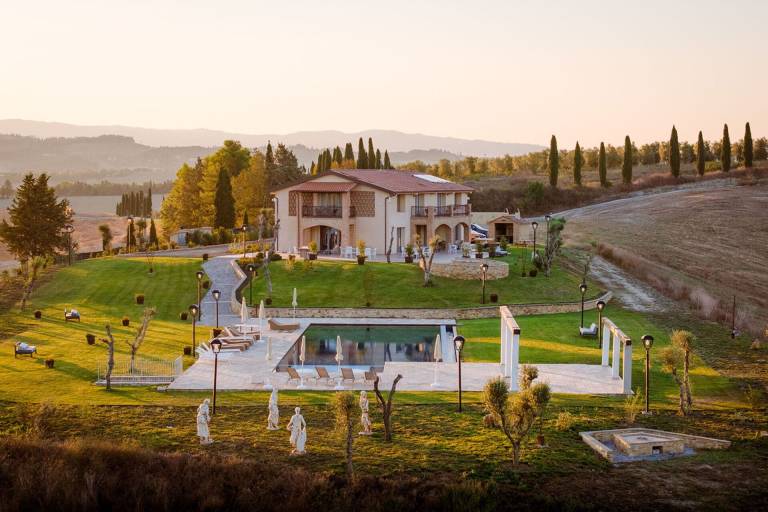 Villa with private pool, BBQ & patio in Peccioli