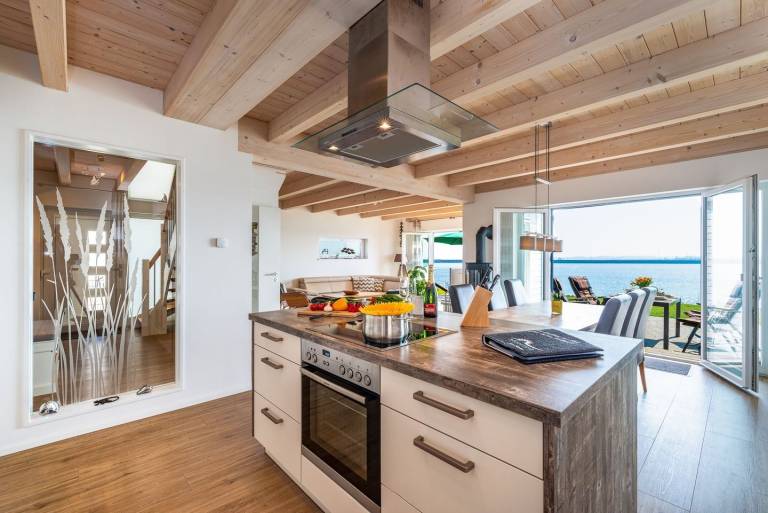 Ostsee-Ferienhaus 'StrandLiebe' - Strandnah mit Meerblick-Sauna und Badewanne — photo 5