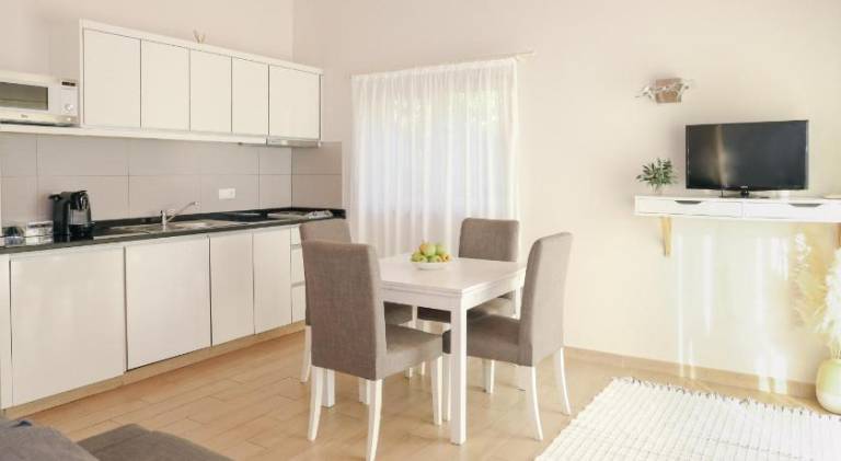 Family-friendly beautiful house with garden, barbecue & pool | Pets allowed — photo 4