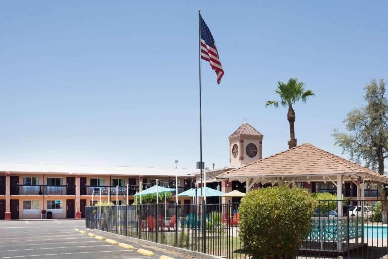 Howard Johnson by Wyndham Yuma in Yuma, AZ