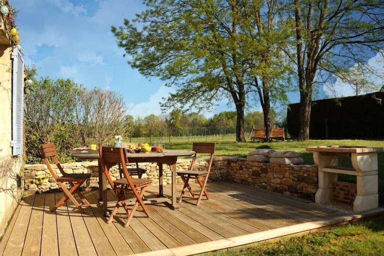Vacation home with yard & barbeque | River view — photo 2