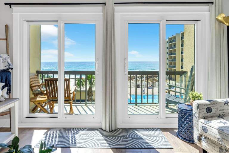 Condo Carillon Beach