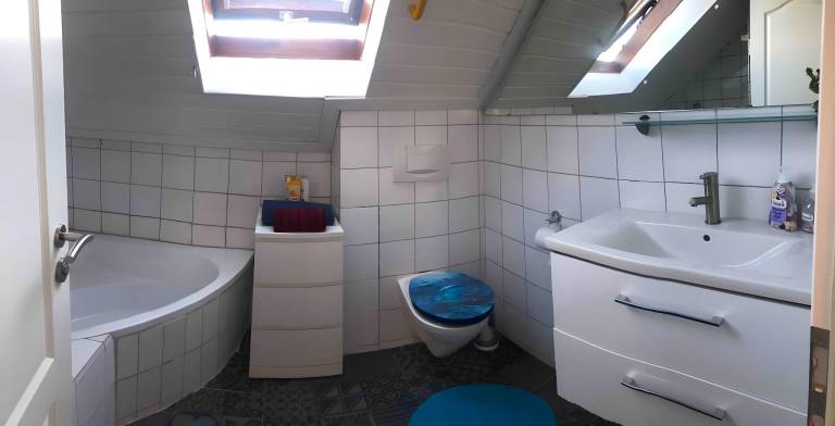 House with patio — photo 2