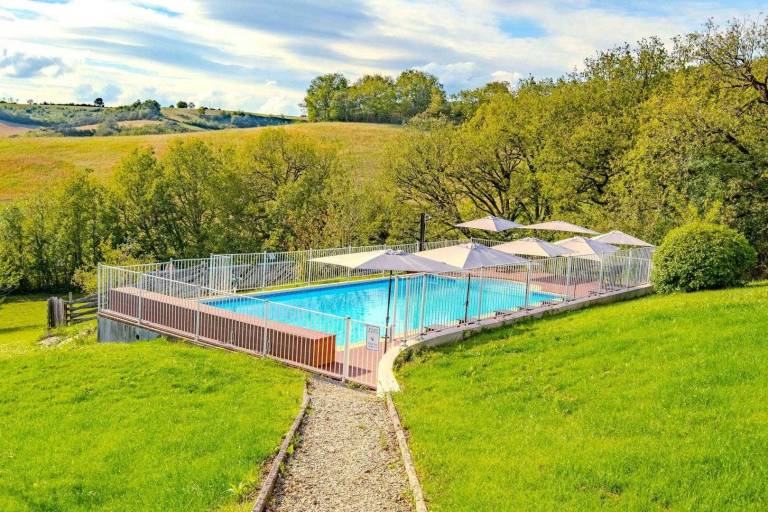 Fully equipped nice gite with terrace, heated pool & yard | Pets are welcome — photo 3
