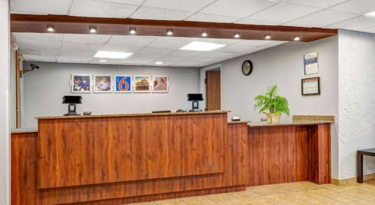 Motel 6 Elk Grove Village, IL - O'Hare — photo 2