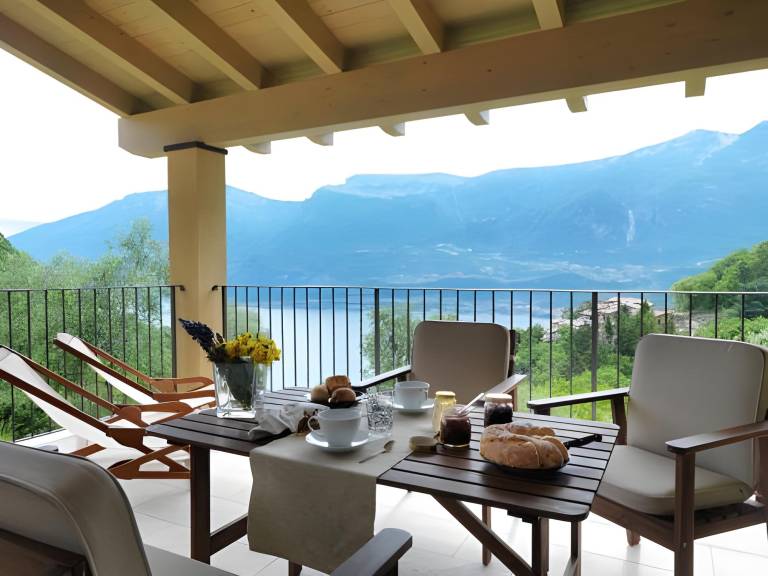 Holiday apartment with hot tub, pool & yard | Pets are welcome — photo 4