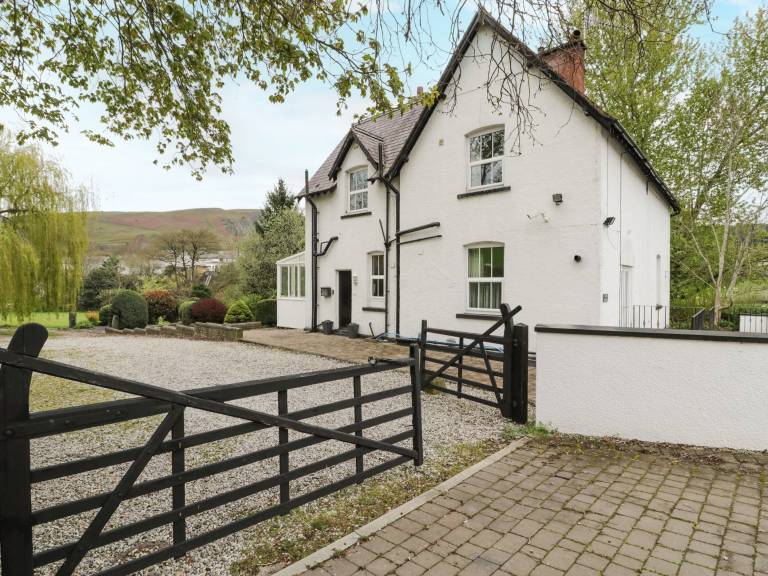 Cottage  Corwen