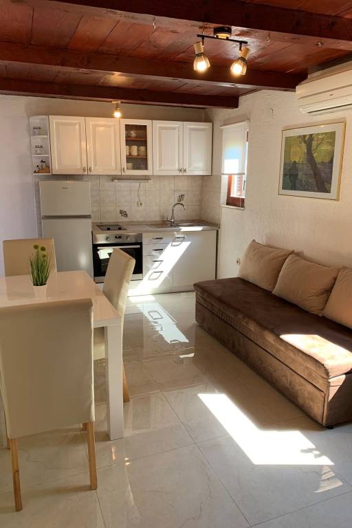 Vacation home with terrace & BBQ | Pet-friendly — photo 4