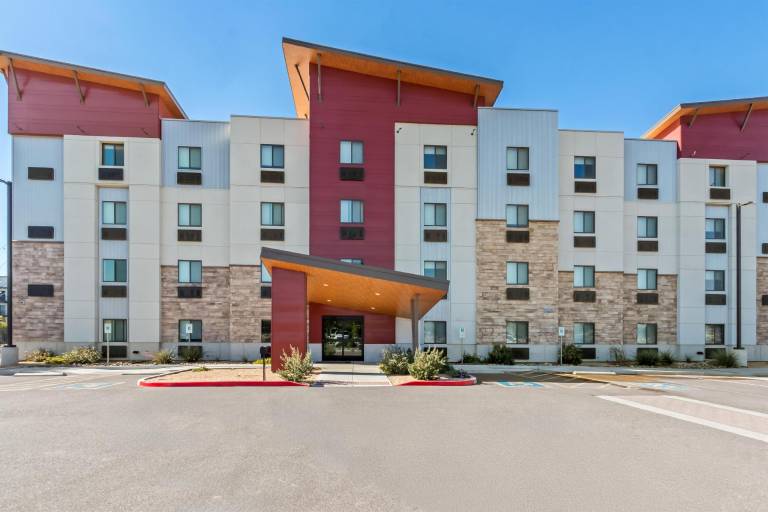 Sonesta Simply Suites Avondale in Tolleson, AZ
