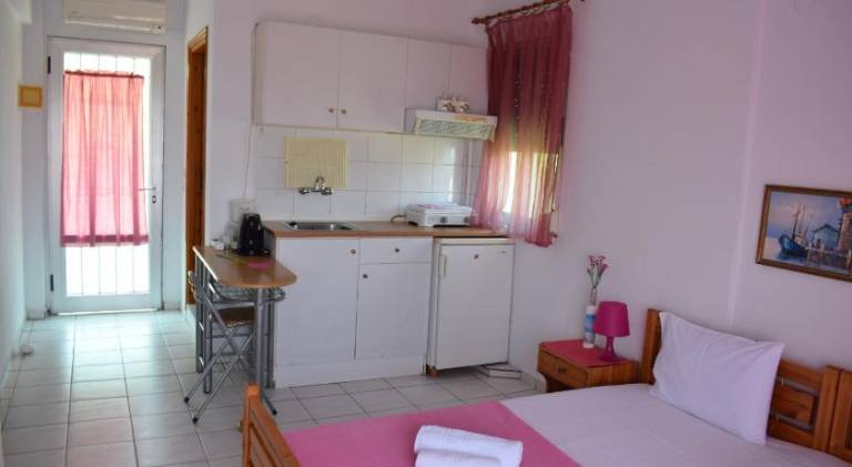 Rental apartment with patio & barbeque | Next to the beach | Good for workation | Dogs allowed — photo 2