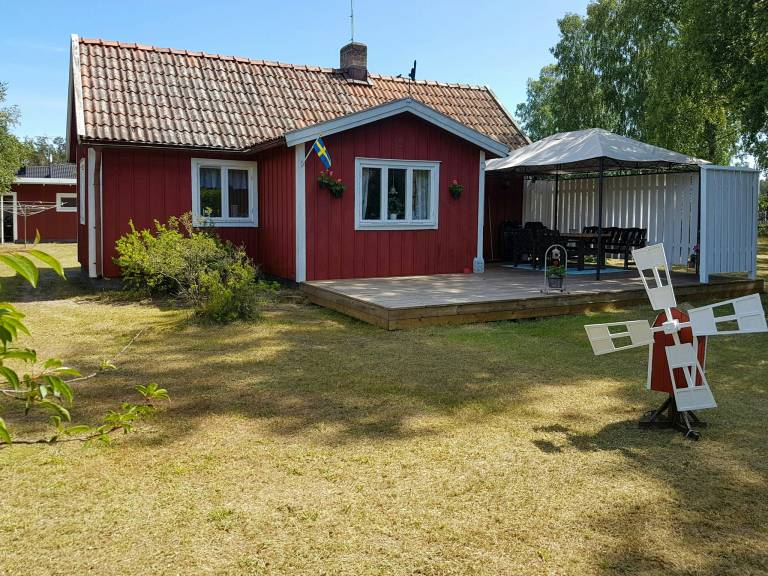 Family-friendly house with patio, barbecue & garden | Dogs allowed — photo 2