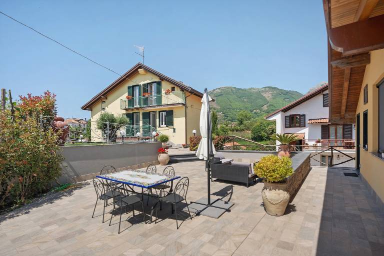 Villa Degli Dei with Mountain Views, Wi-Fi, and Air Conditioning — photo 4