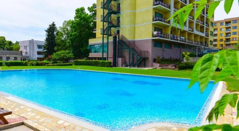 Studios in Sveta Elena complex with mineral pool — photo 2