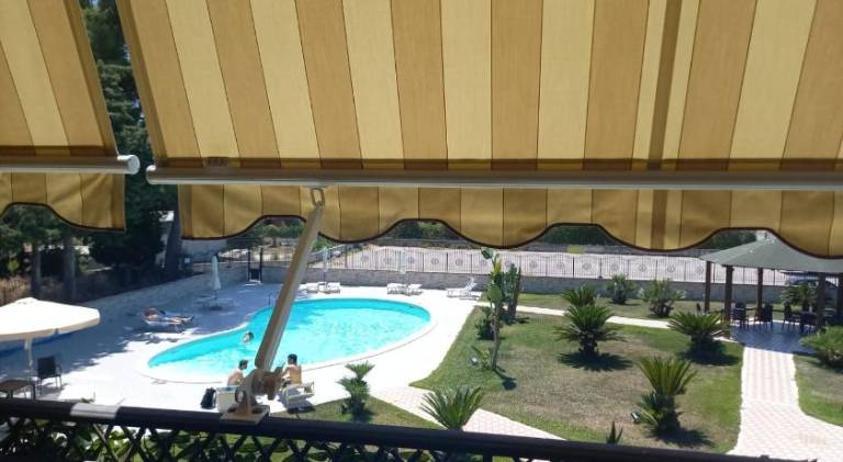 Apartment with pool — photo 2