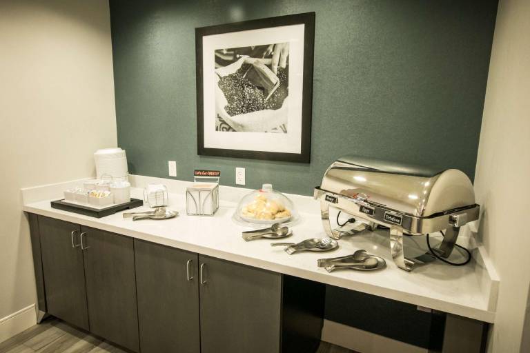 Hampton Inn & Suites Tempe/Phoenix Airport — photo 5