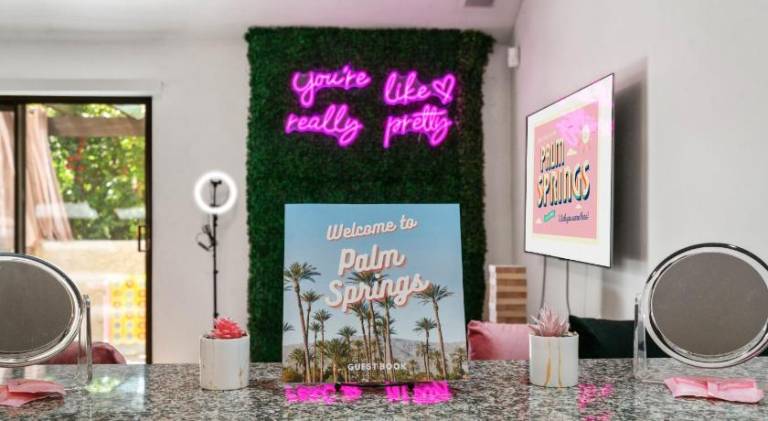 Serviced apartment | Dogs allowed in Palm Springs, CA