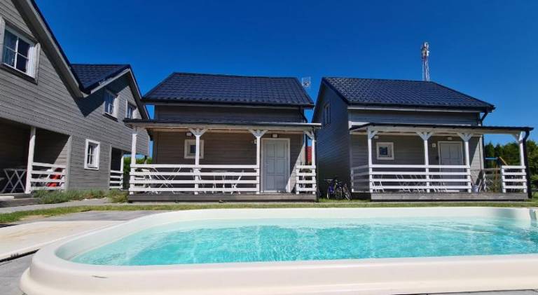 Lodge with grill & private pool — photo 3