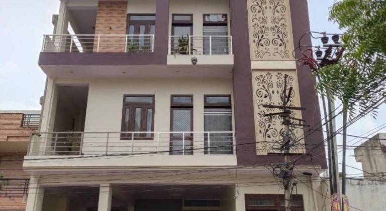 Manu Villa A Royal Stay