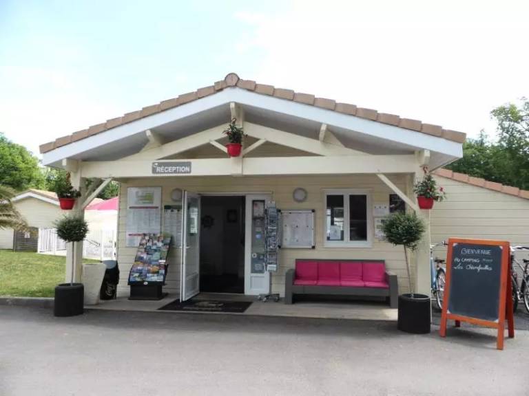 Campsite Les Chèvrefeuilles - CABANE LODGE 2 bedrooms - Max. capacity 4 persons — photo 3