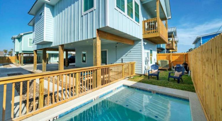Vacation home with pool & BBQ in Port Aransas, TX