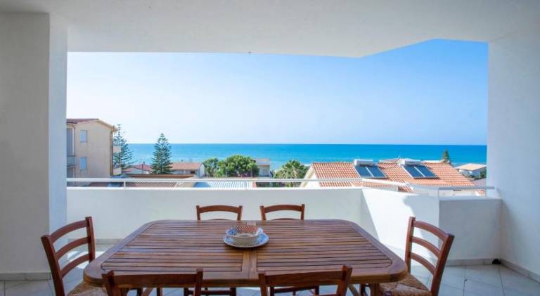 Vacation home with terrace & BBQ in Alcamo
