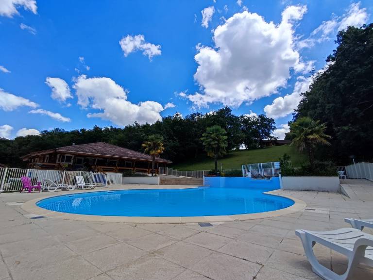 House with patio, BBQ & yard | Garden view in Cahors