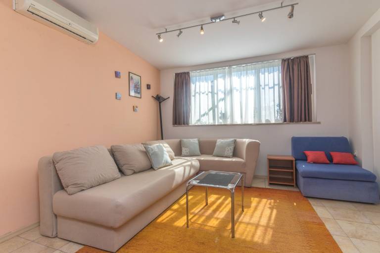 Rental apartment with patio & grill | Garden view — photo 4