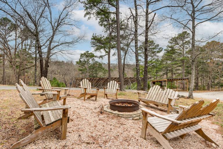 3 Mi to Dtwn! Nature-Filled Eureka Springs Cabin — photo 3